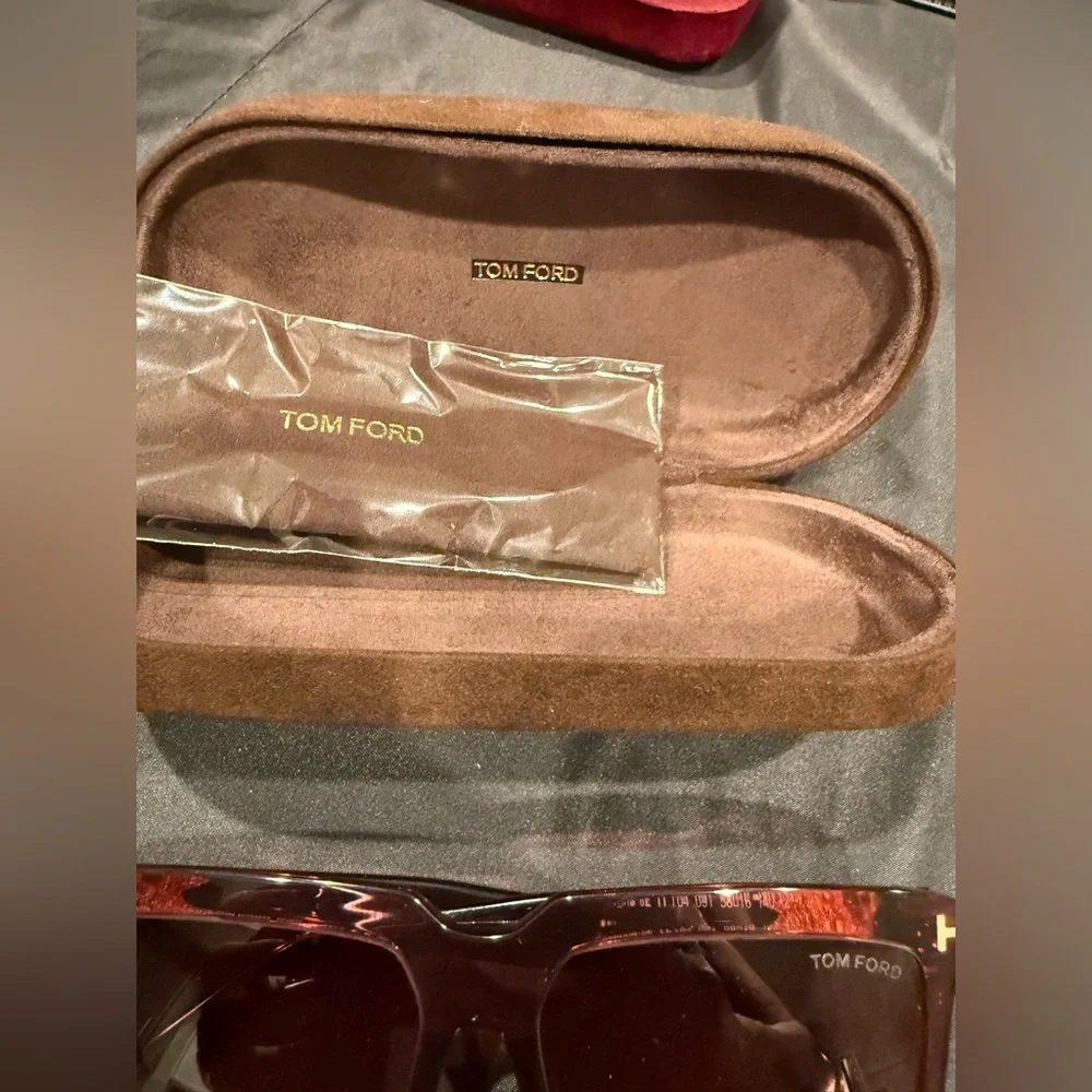 Tom Ford Sabrina-02 (FT0764) sunglasses with case and dusty - Picture 4 of 15